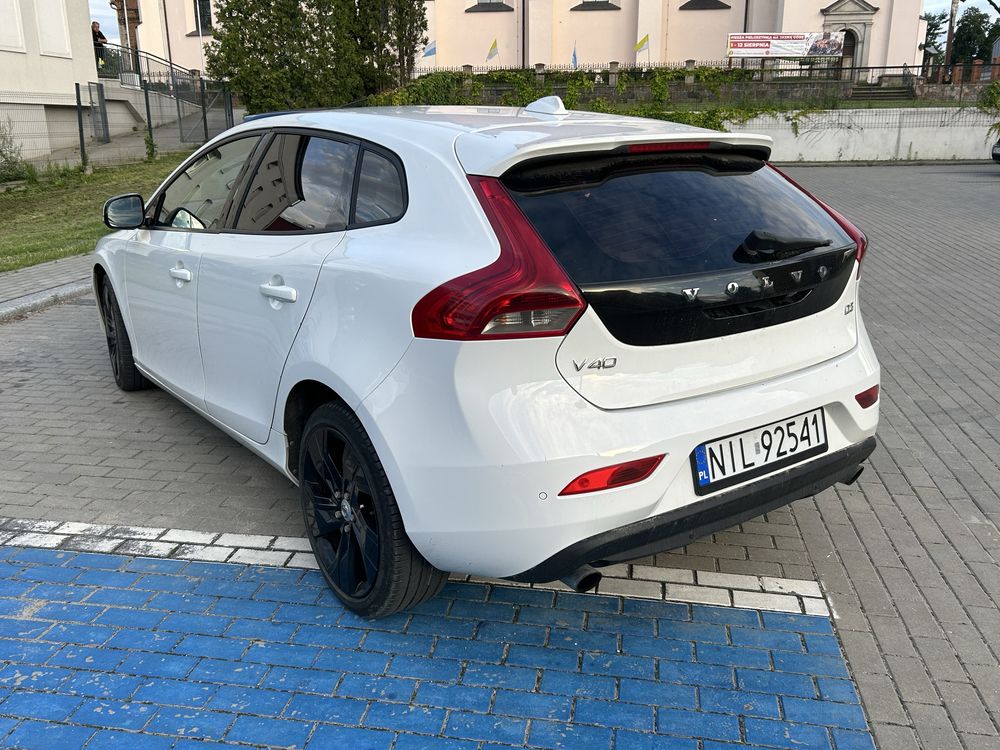 Volvo v40 R design 150 km