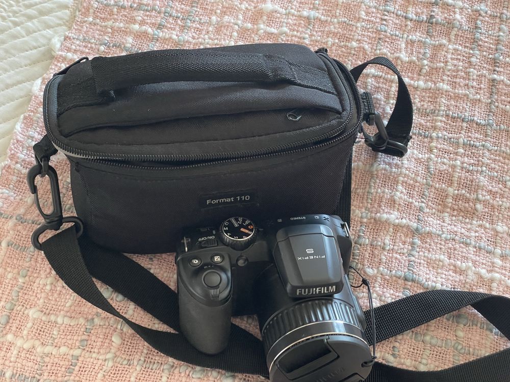 Vendo camera fotografica muito poyco uso