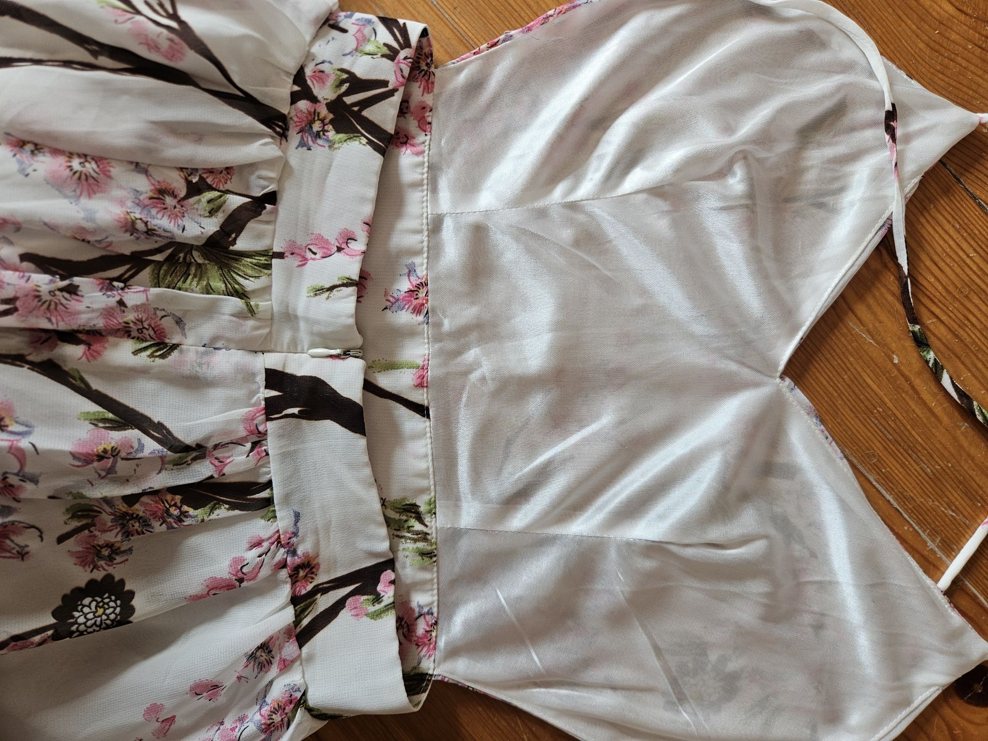Sukienka maxi zwiewna xs /  s kwiaty