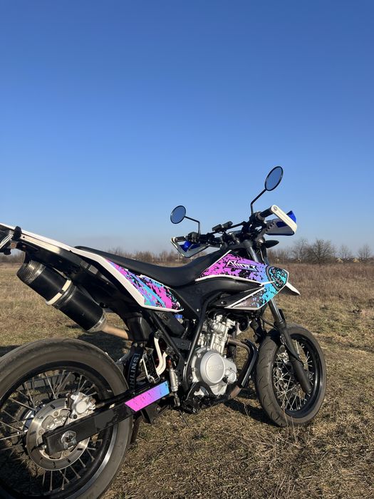 Motocykl Yamaha WR125 Supermoto (kat.b) [skuter]