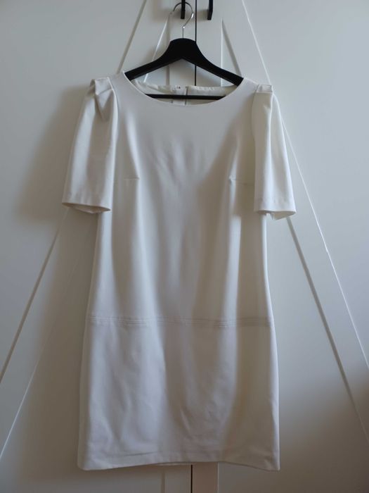 Sukienka biała krótka