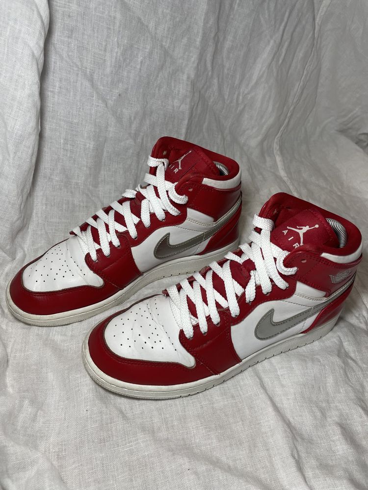 Nike Air Jordan 1 High Og silver medal