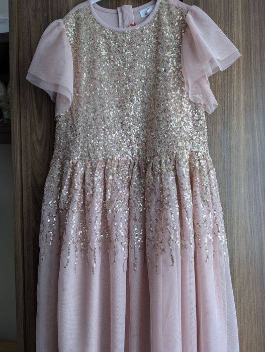 Сукня для урочистих подій