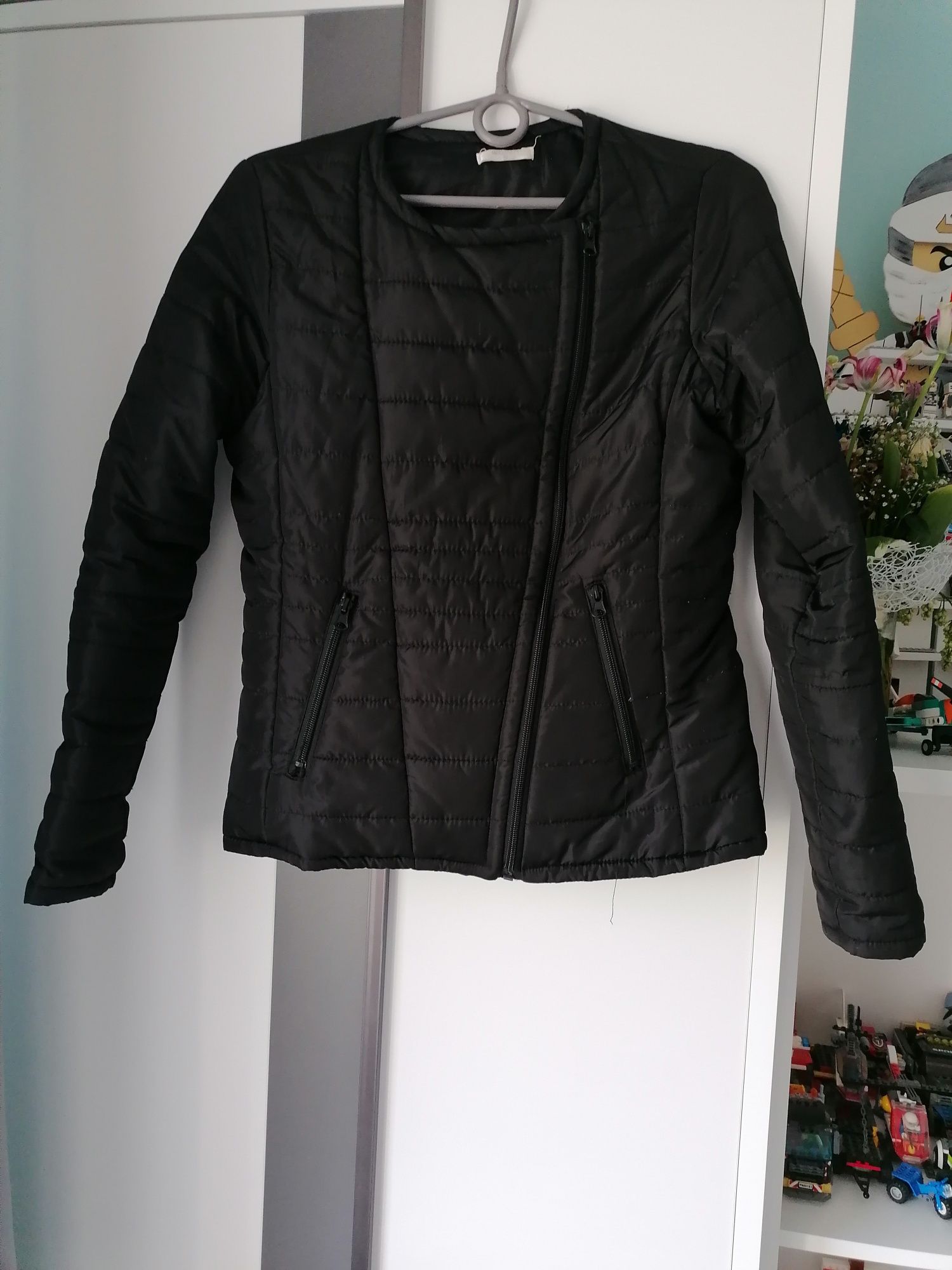 Czarna pikowana kurtka 36 S