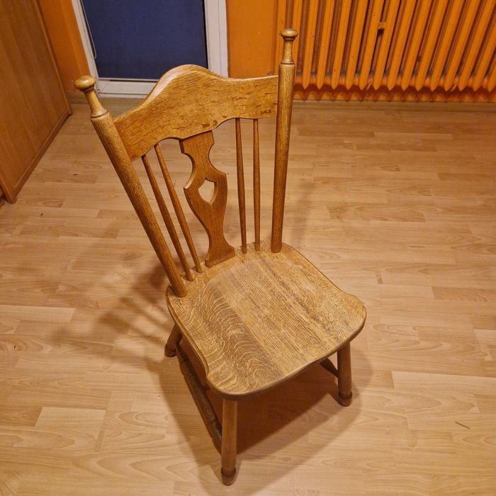 4 drewniane krzesła