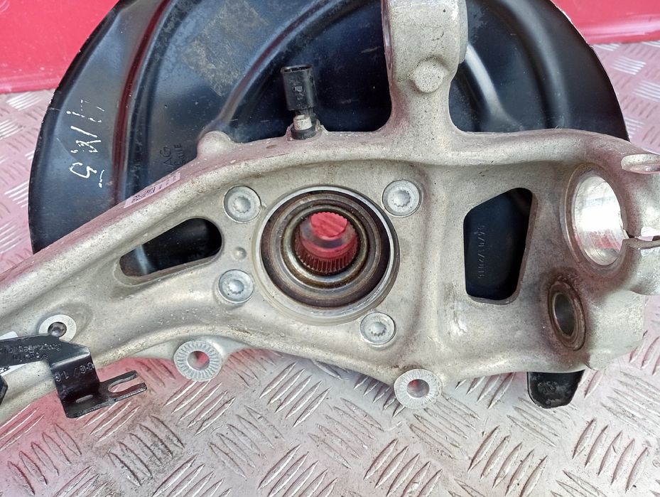 Ступиця кулак цапфа передня ліва Audi Q7 4M передняя левая Ауді Кю7