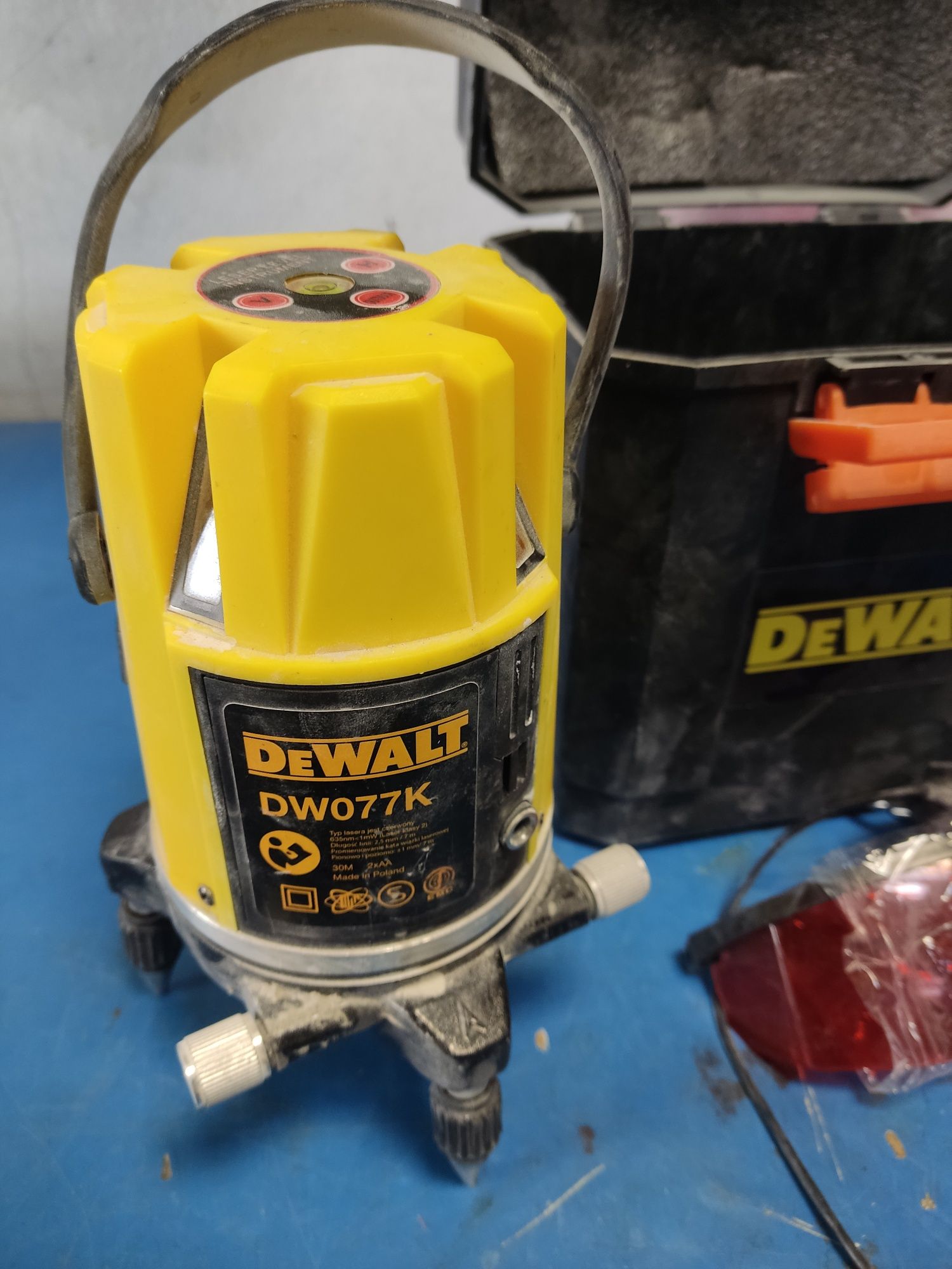 Лазерний рівень DEWALT DW077K