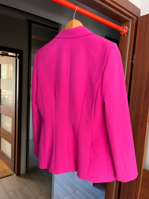 Piękna marynarka fuksja MNG na metce 40, wg mnie to duże M jak nowa