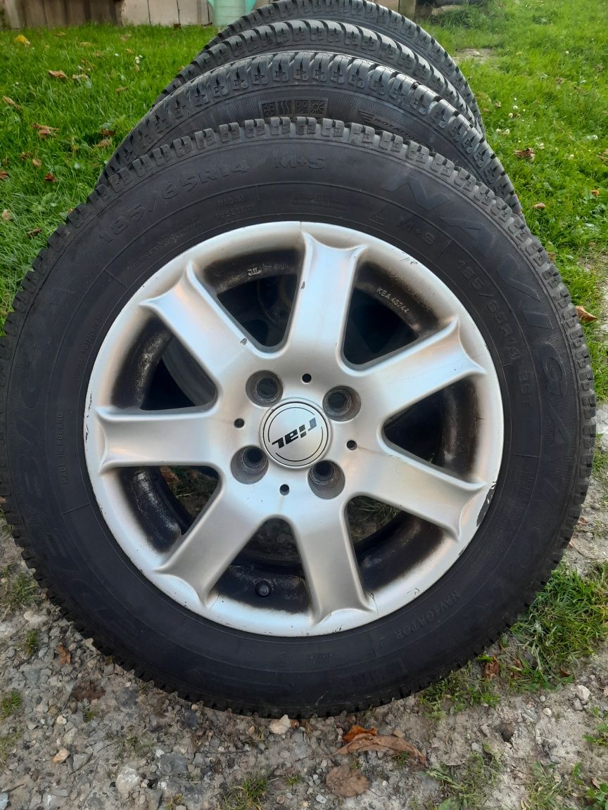 Koła Aluminiowe felgii z oponami całorocznymi