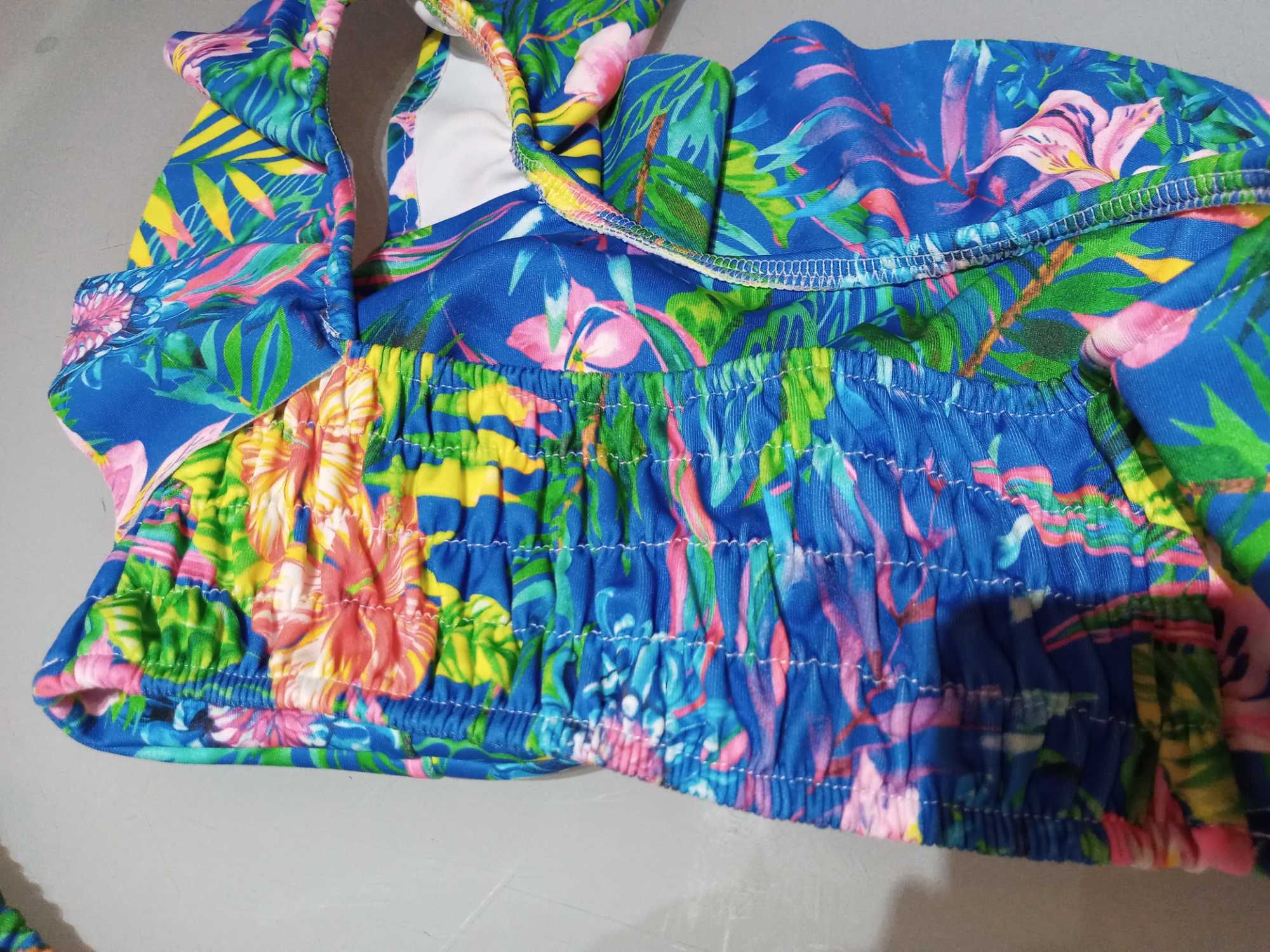 Bikini moda brasileira. Tamanho S/M forrado e com enchimento no peito
