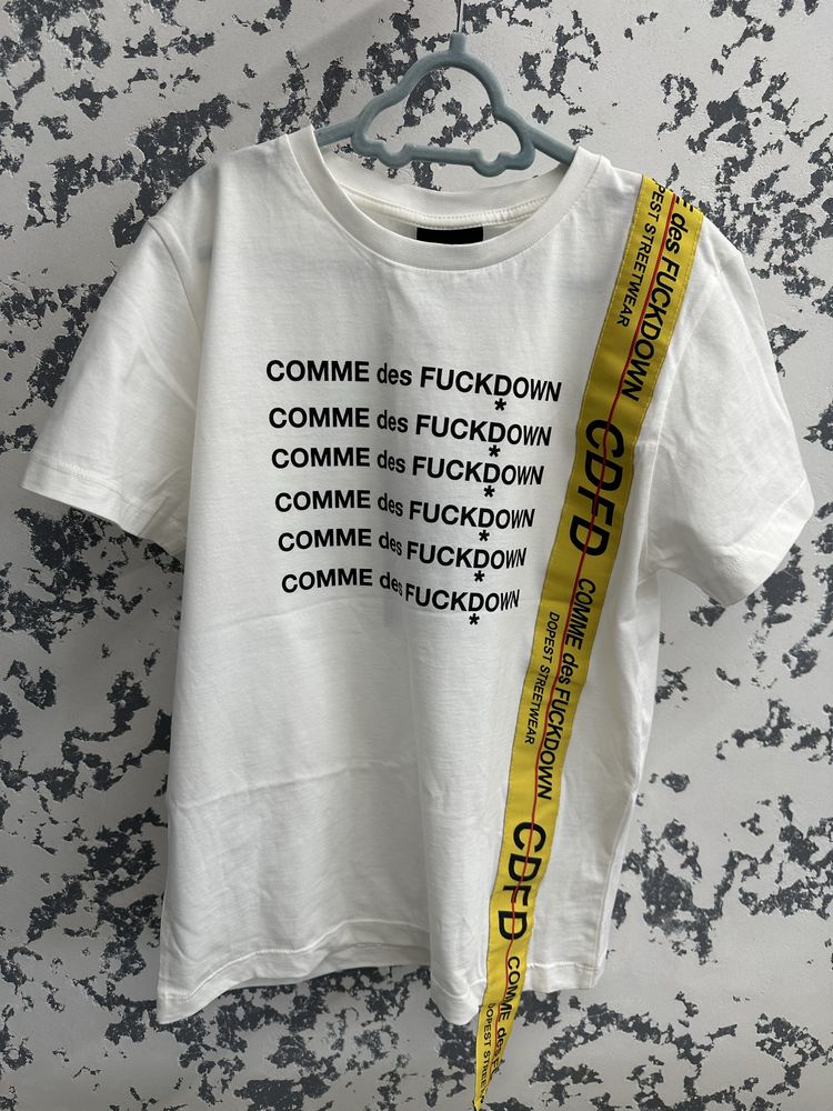 Футболка Comme des fuckdown 140р