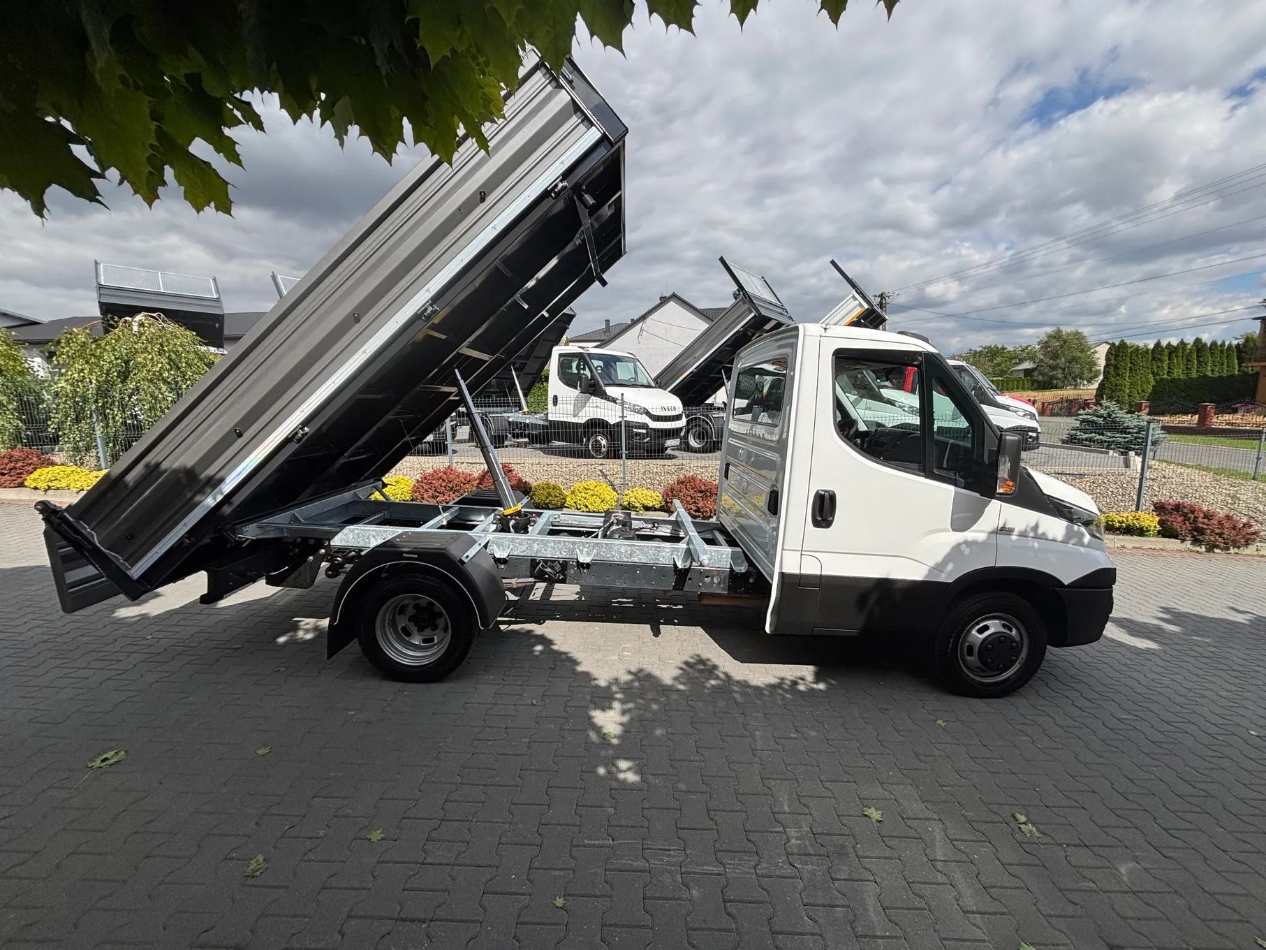 Iveco 35c13,,35c14,,35c15  IVECO DAILY 35C13 NOWY Wywrot Kiper 3 str. HAK 3,5T