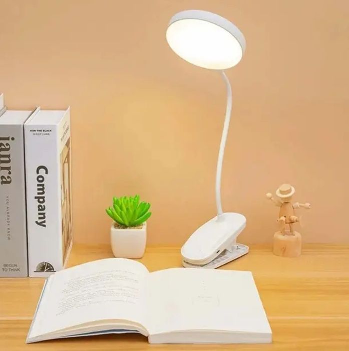 Настольна акумуляторна лампа з прищепкой на стіл