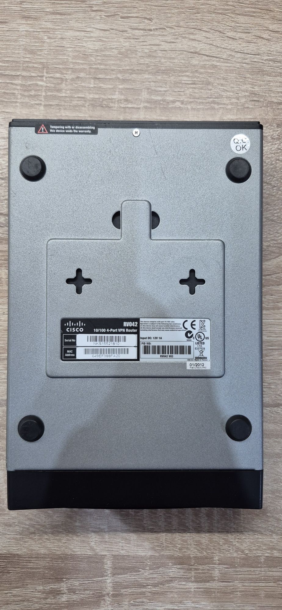 Router Cisco RV042