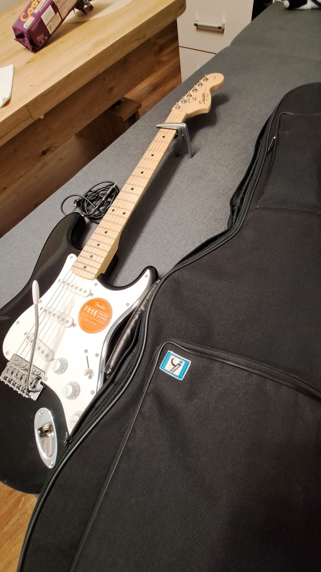 Gitara Squier Affinity z pokrowcem