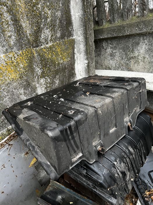 Кришка акумуляторів MAN TGA