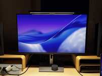 Monitor 31,5” 4K Dell P3223QE i lampka Mi Light Bar
