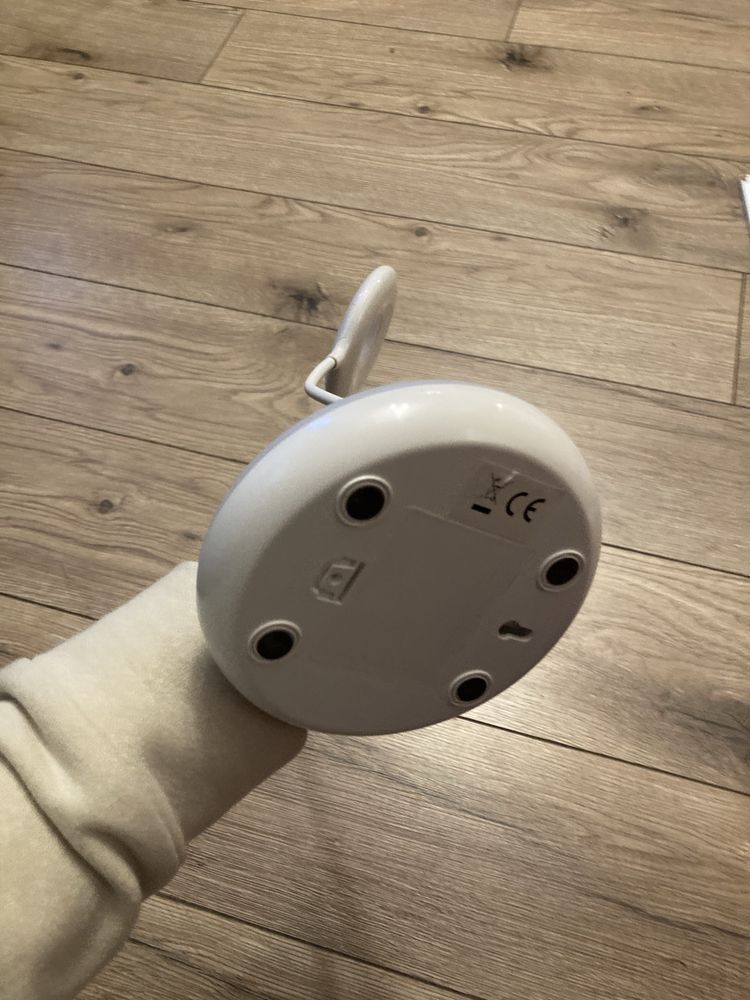 Mała lampka led na biurko na baterie