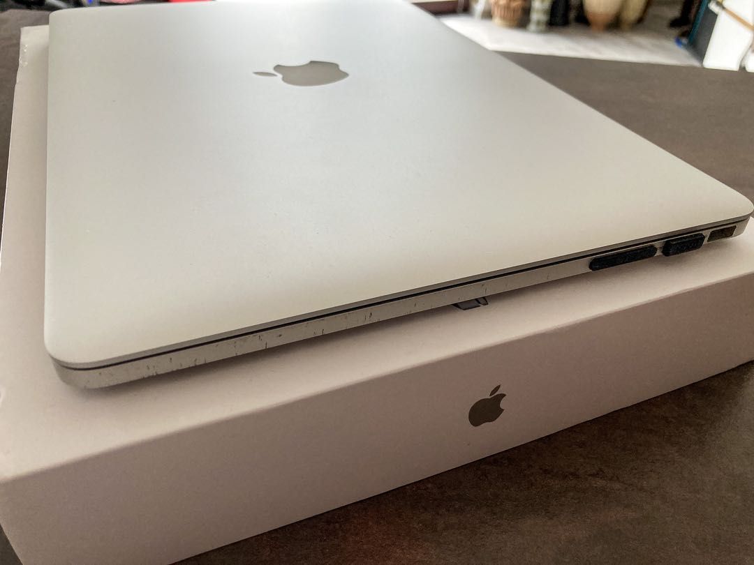 MacBook Pro 15,4"
