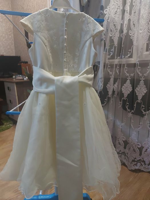 Плаття новорічне або випускне.