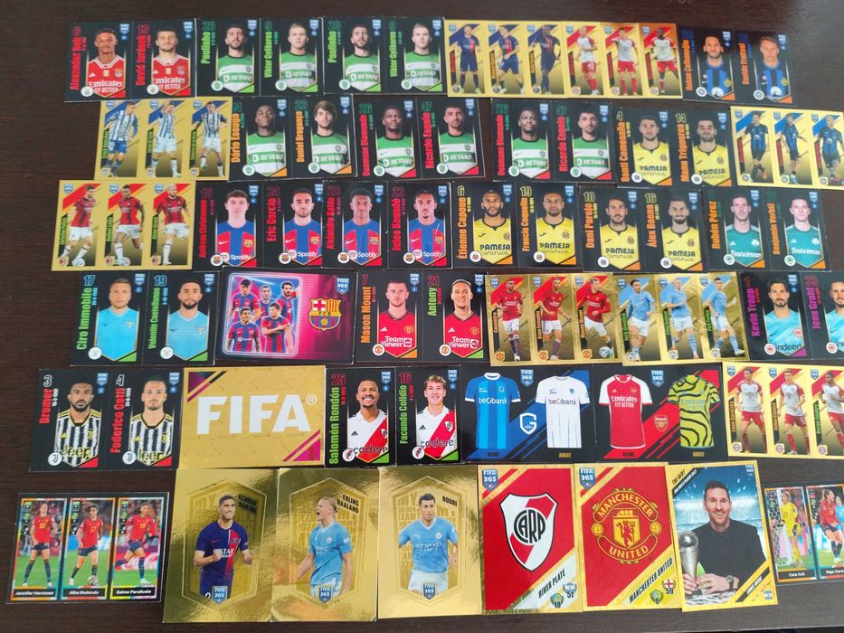 Cromos caderneta fifa 365