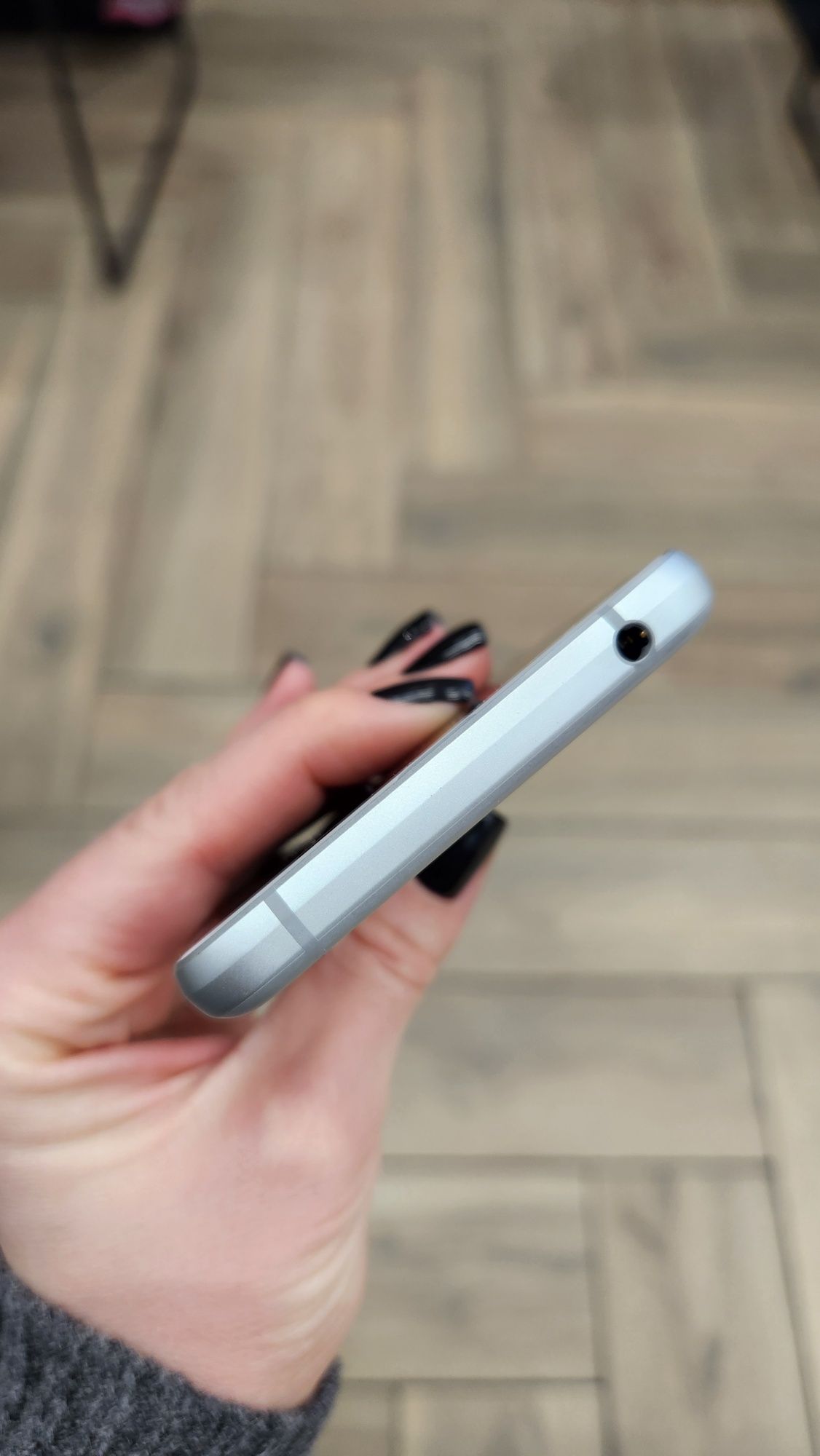 Продам Sharp AQUOS Sense3 SH-02M – компактний, надійний смартфон

Про