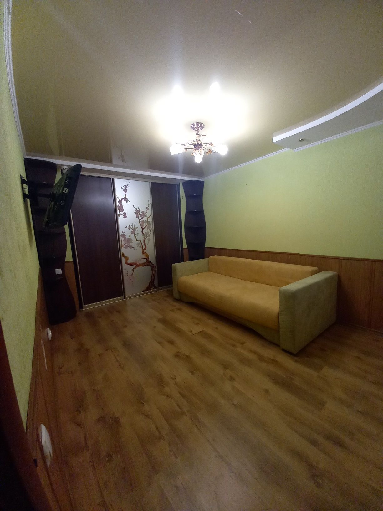 Продам 2х квартиру.Центр.
