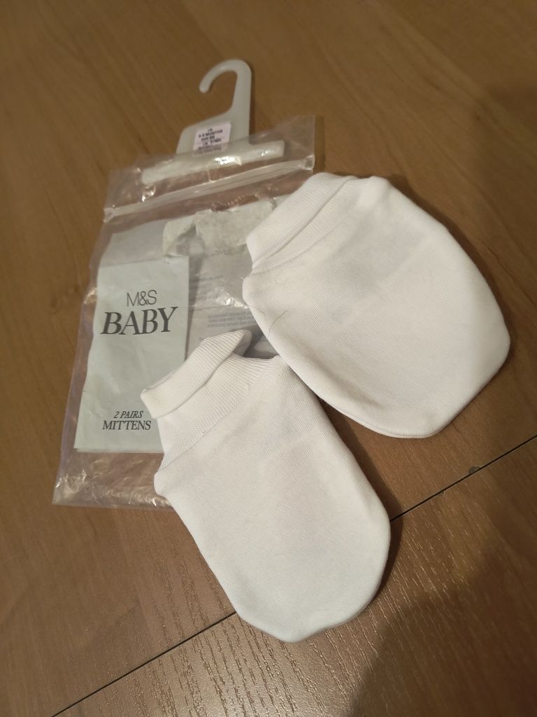 Rękawiczki dla niemowlaka tak zwane ,,łapki niedrapki"