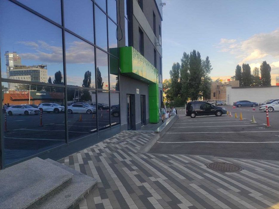 Продаж комерційного приміщення пр-т Бажана 17, метро, Макдональдс