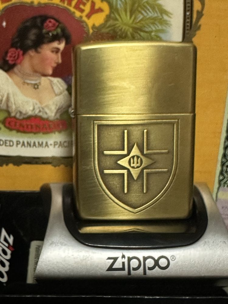 Zippo 1937 street chrome
