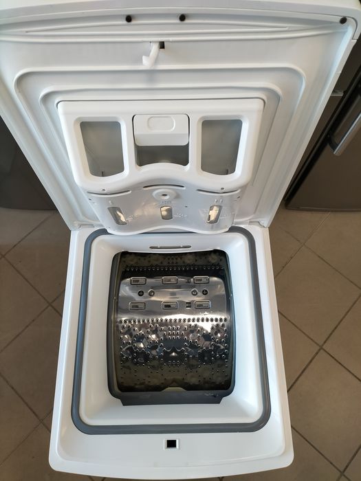 Pralka od góry ładowana Midea, 8kg, 1300obr, inverter, z Niemiec