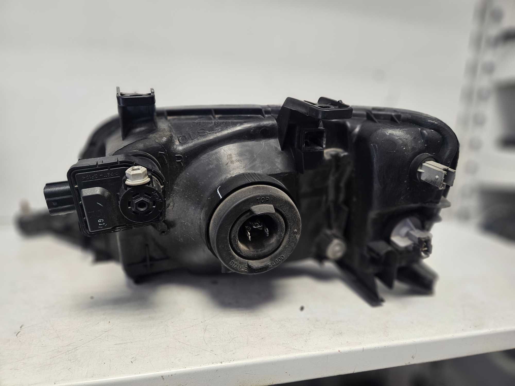 Lampa prawa Przednia prawy przód Honda CRV I