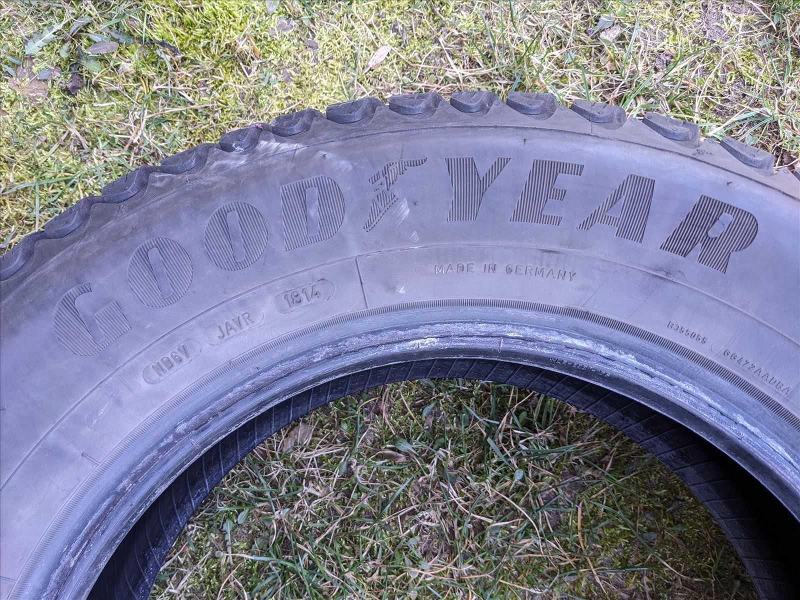 Шини зимові 215 65 16 Goodyear