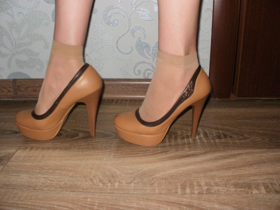 Новые женские туфли на каблуке