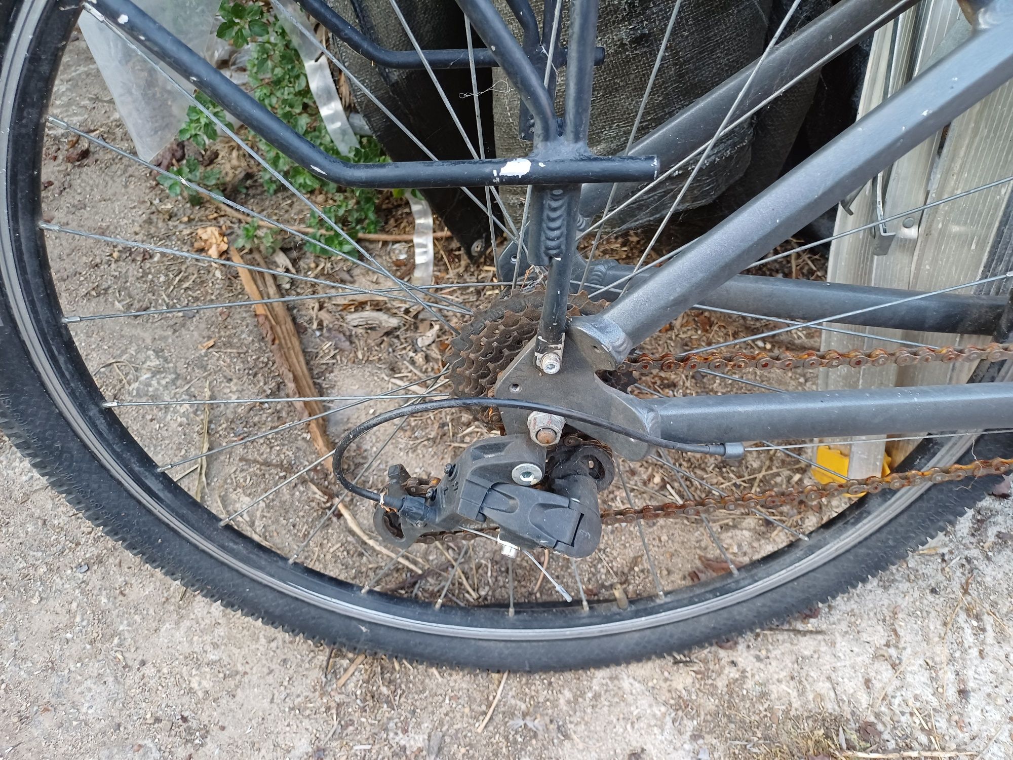 Bicicleta para peças.