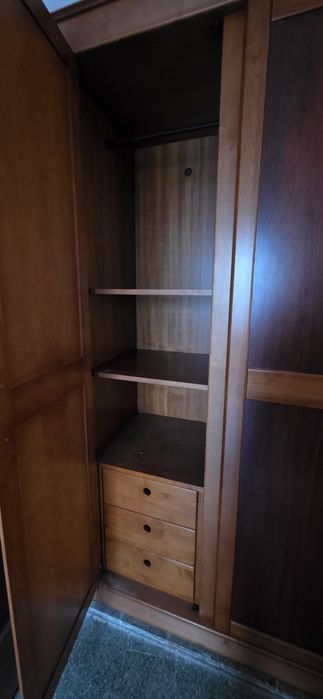 Roupeiro de 4 portas