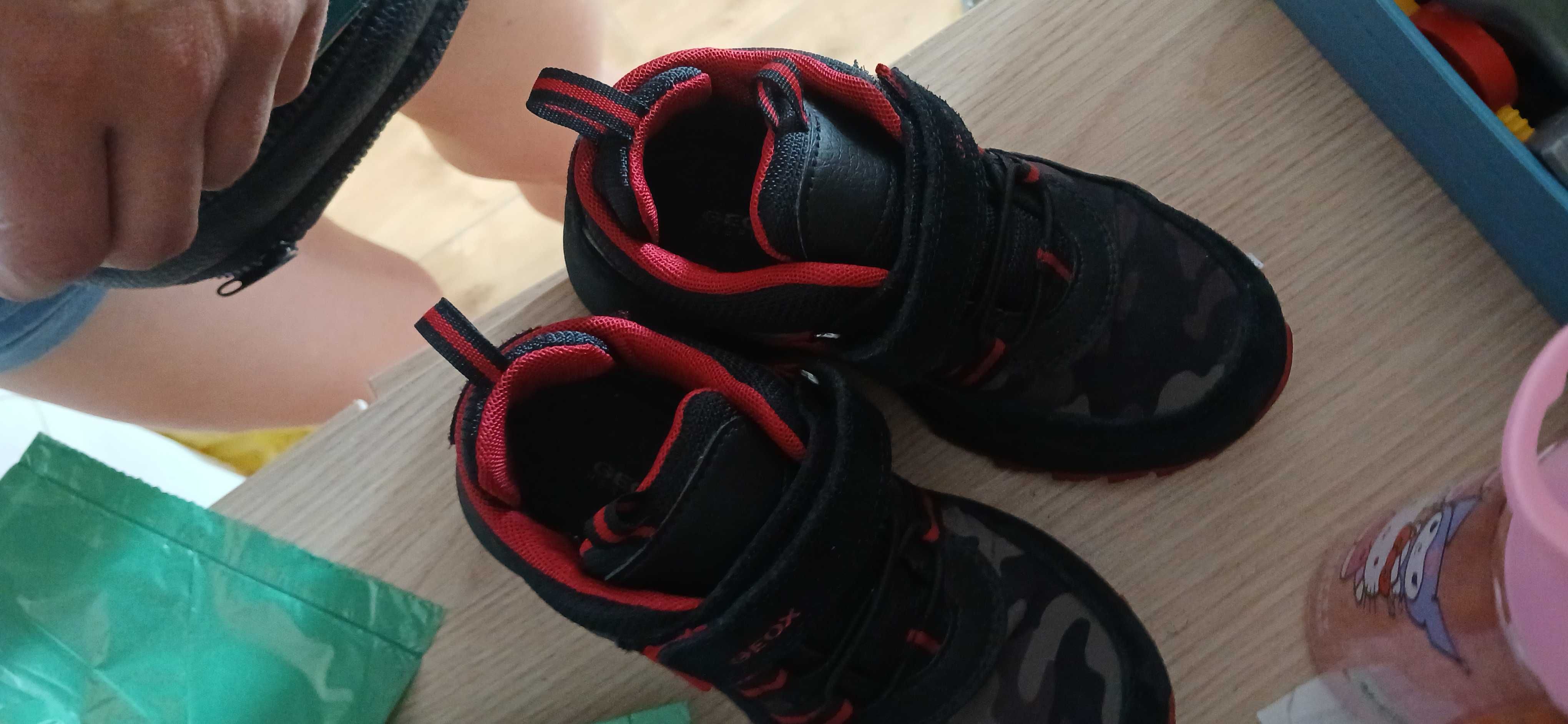 Geox
Sneakersy J Heevok B.B Abx A J16FBA 0MN22 C0048 S Czarny