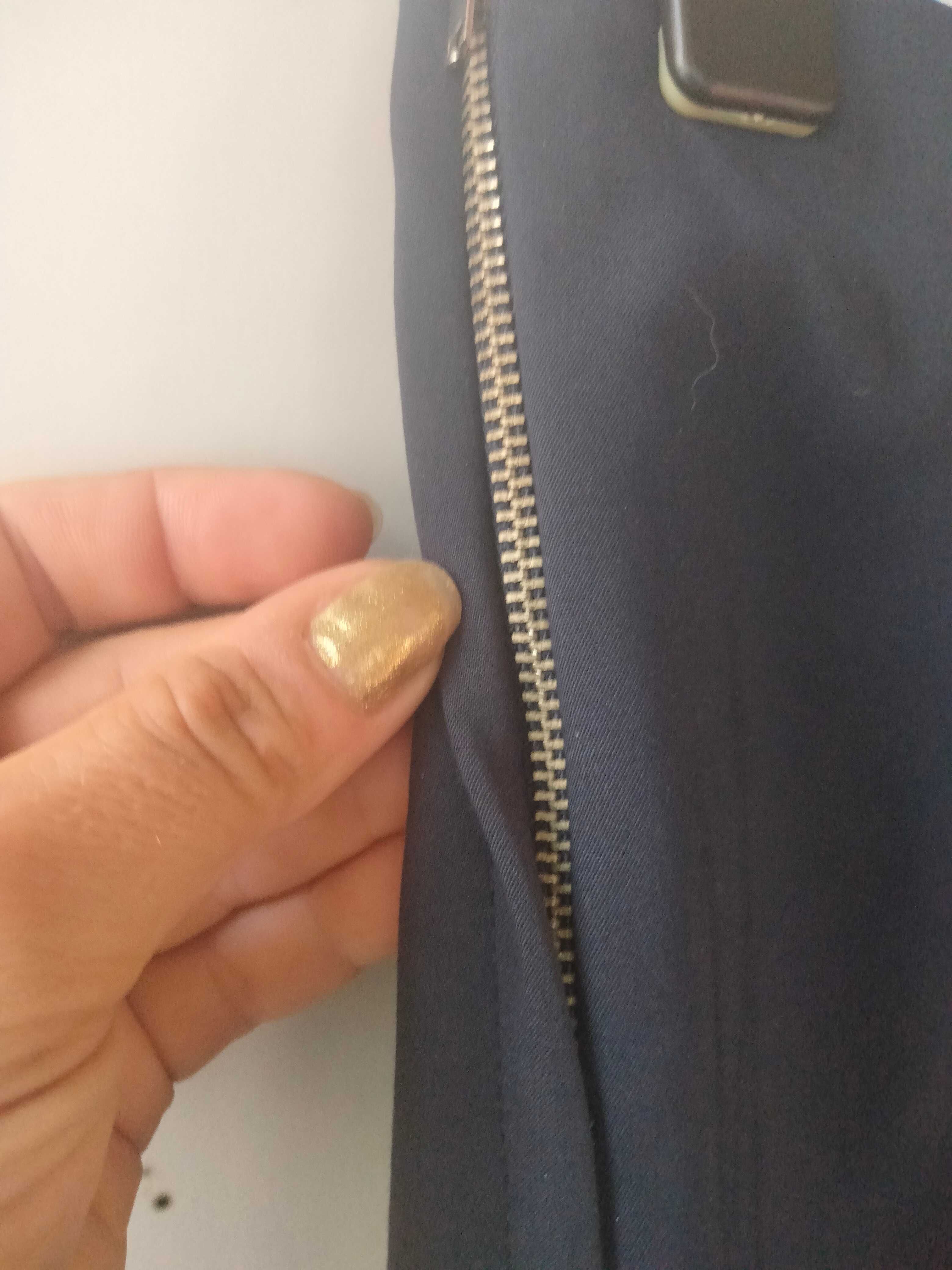 Saias da Zara tamanho médio, novas