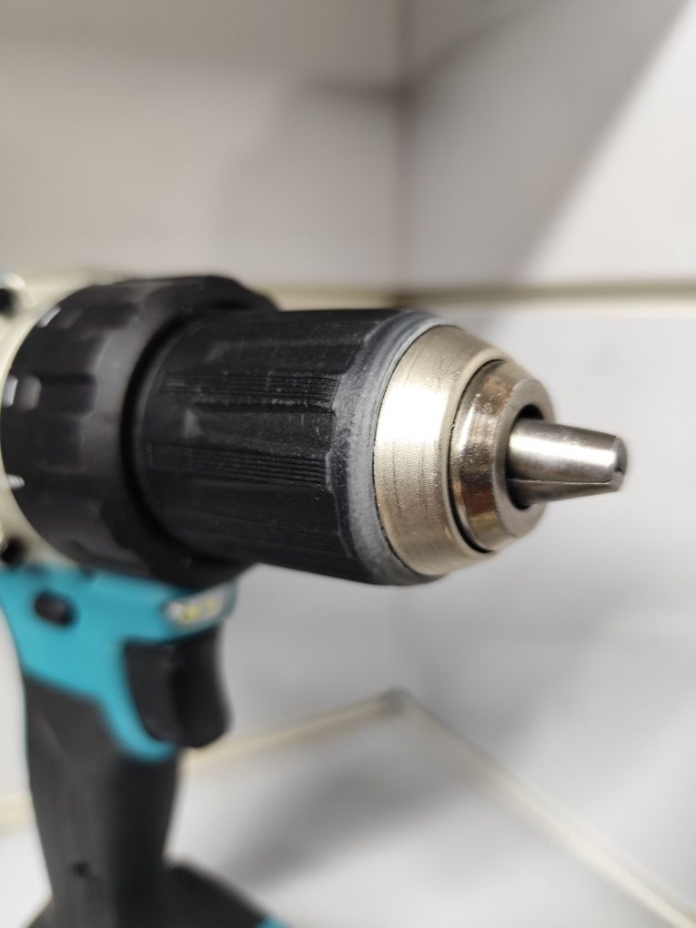 Makita DDF 484 безщітковий акумуляторний шуруповерт Макіта