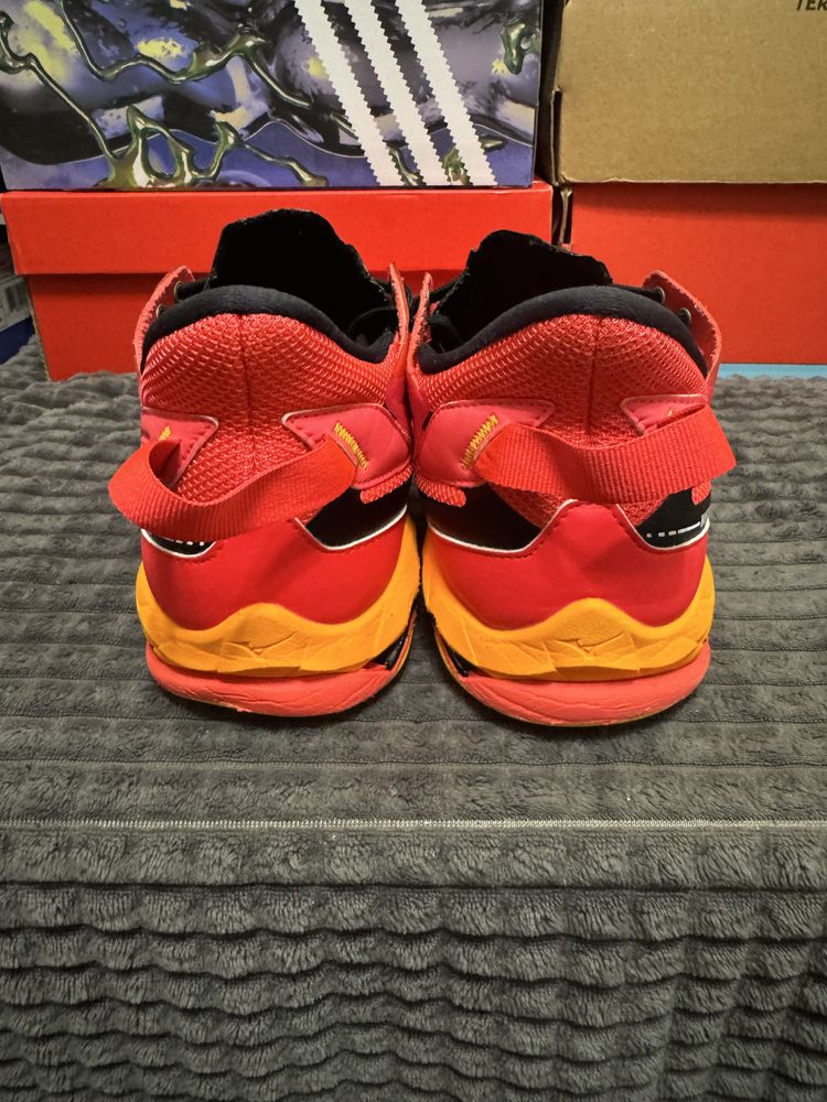 Чоловічі кросівки для приміщень Mizuno WAVE MIRAGE 5 42(27см) оригіна