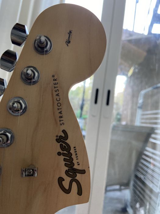 Squier Stratocaster Affinity + Bolsa — 120€