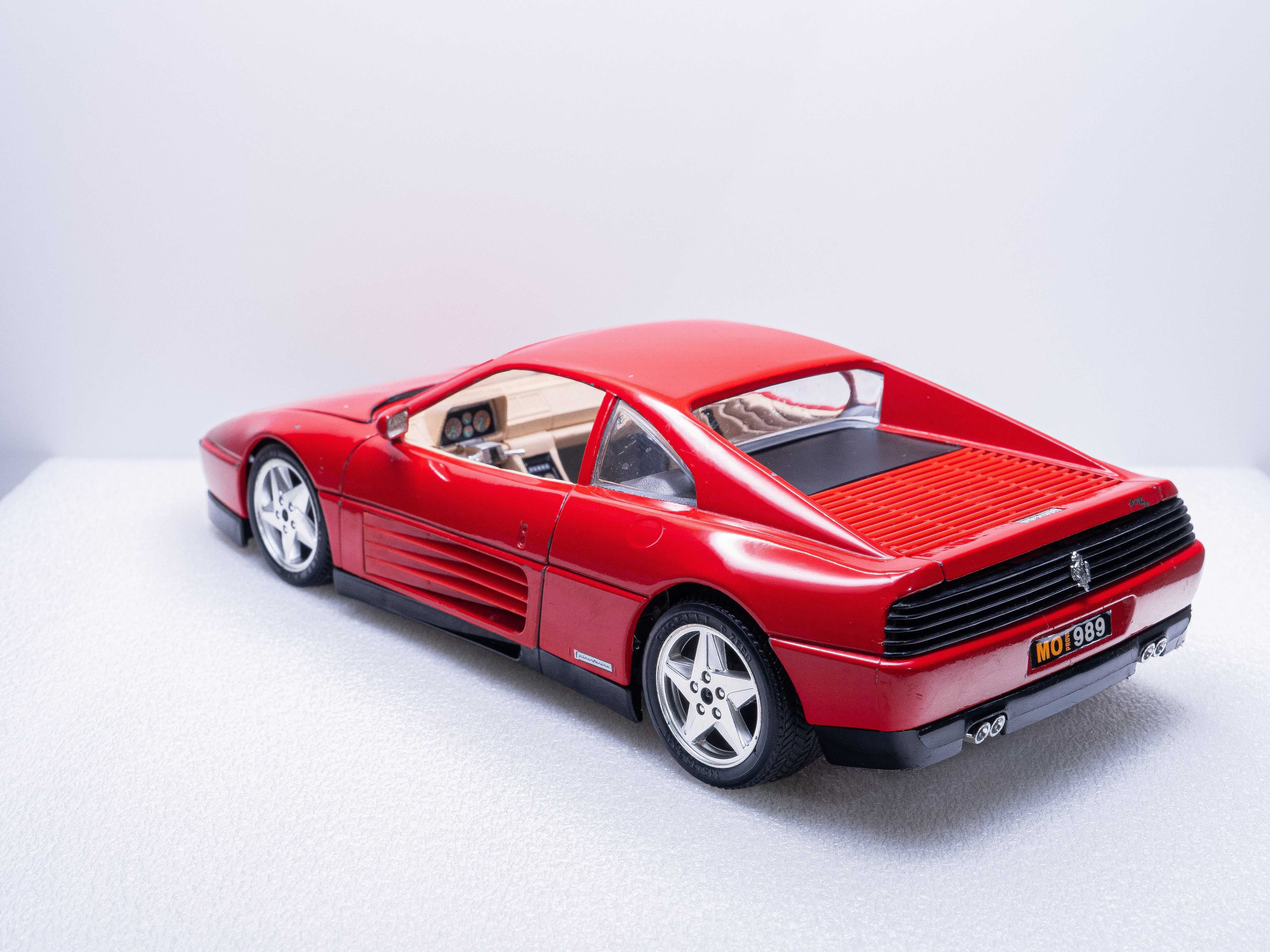 Model samochodu 1:18 BBurago 1989 Ferrari 348 TB