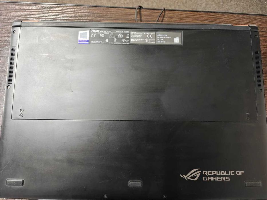 Asus ROG Zephyrus S17, Core i7, RTX 2060, 32Ram/1Tb.