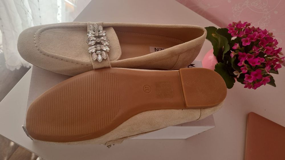 Zamszowe czółenka r 37