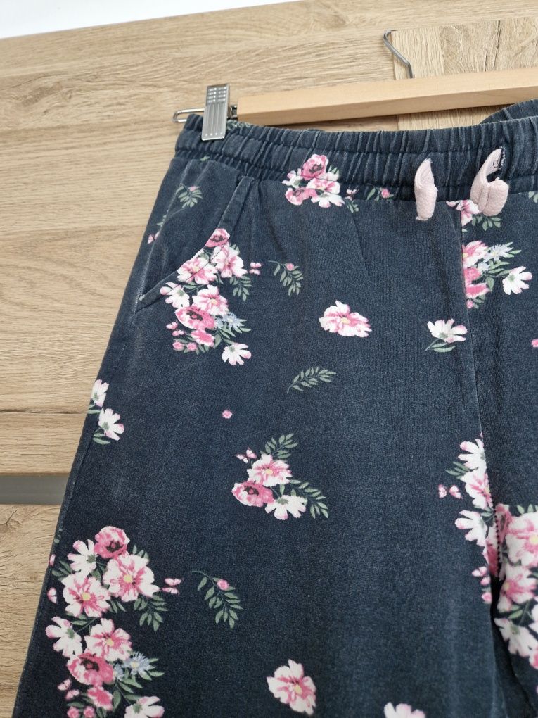 Spodnie dresowe damskie kwiatowy print na 164cm