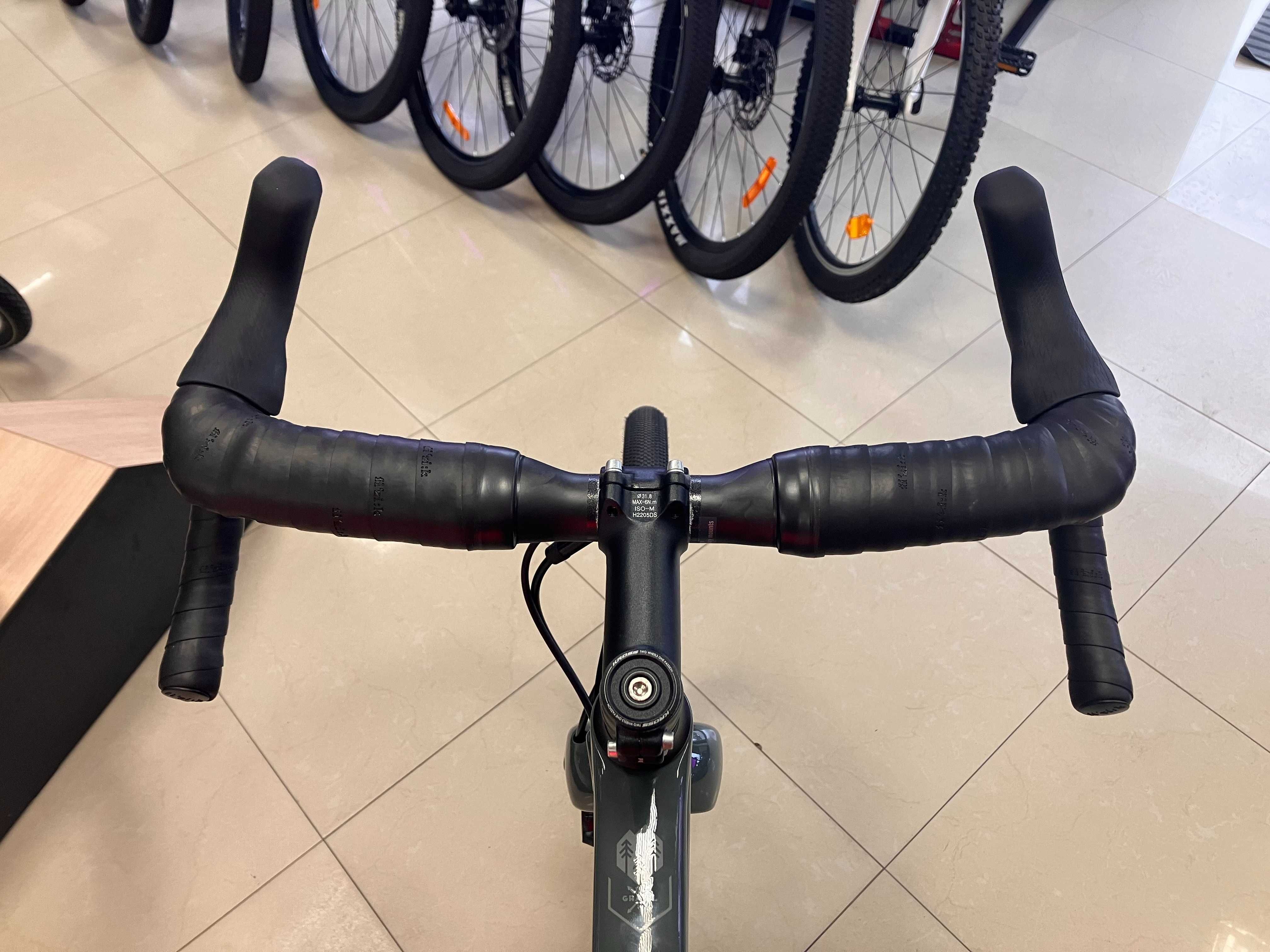 Rower gravel Kross ESKER 8.0 szary rozmiar M-20'' i XL - 22'' karbon