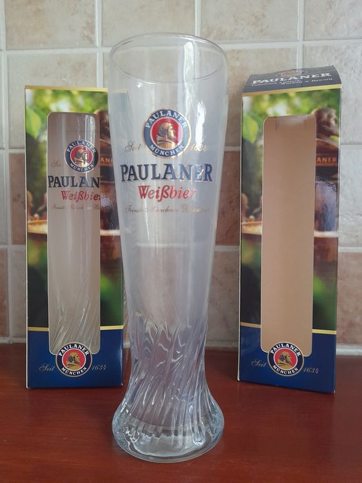 Zestaw  kolekcjonerskich szklanek Paulaner Weissbier do piwa .