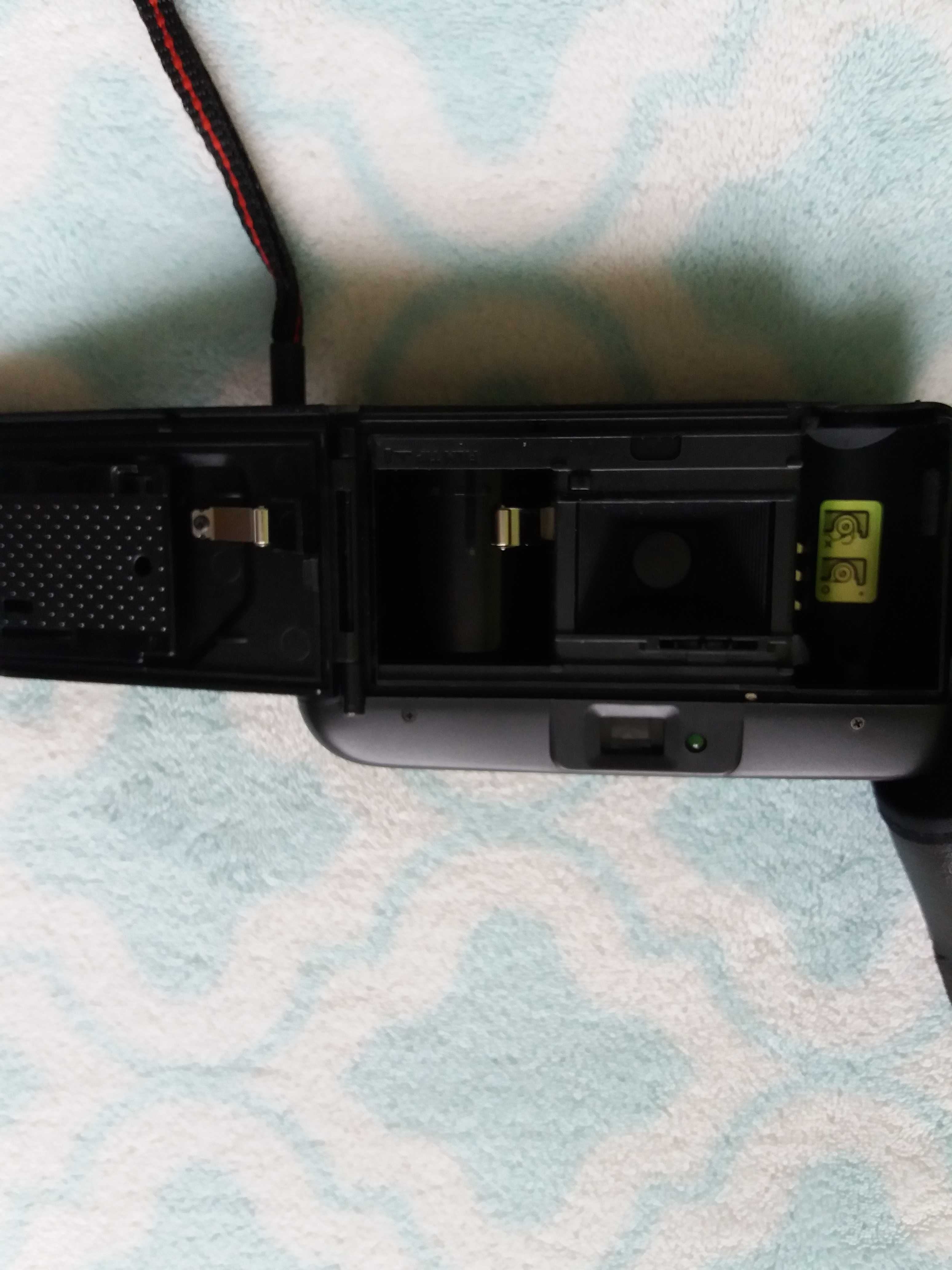 Zabytkowy aparat na kliszę Premier PC-850 z etui