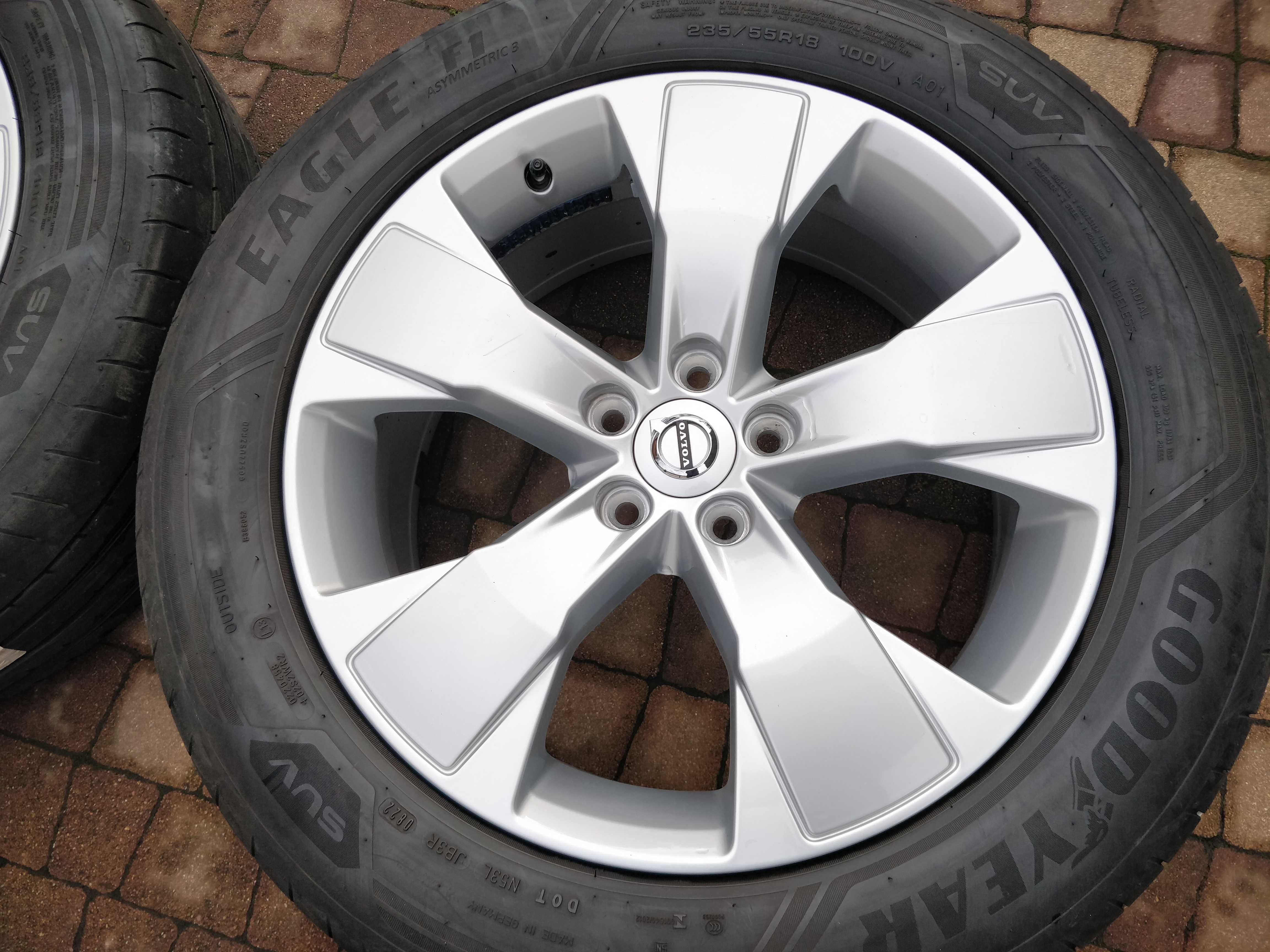 3436. Alufelgi 18" koła letnie Volvo XC40 oryginalne 235/55/18 2022r