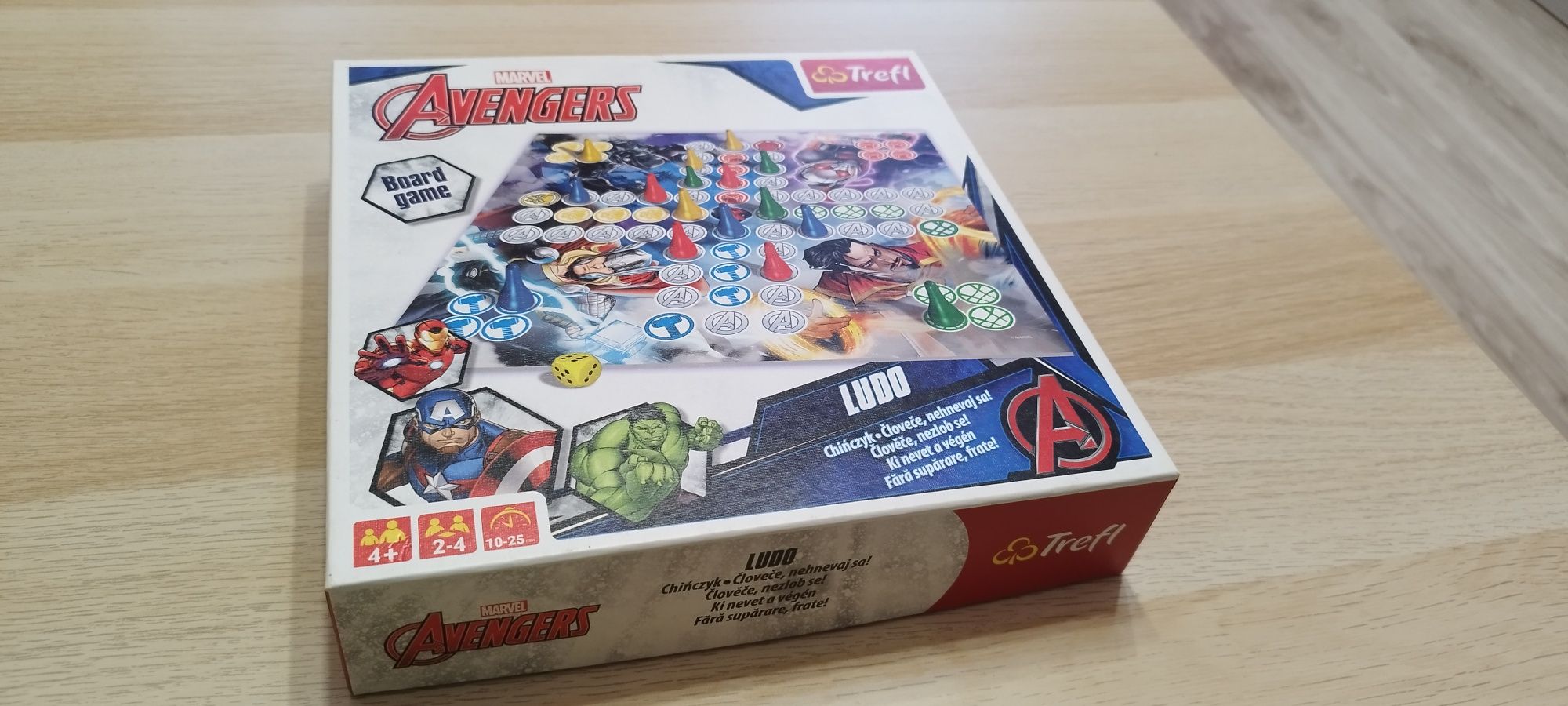 Gra planszowa MARVEL AVENGERS trefl na logiczne myślenie